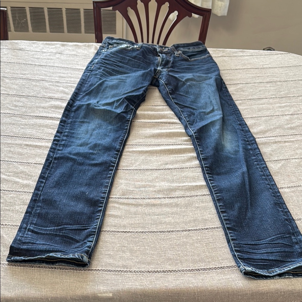 Classic Blue Straight-Leg Jeans with Worn Look American Eagle
